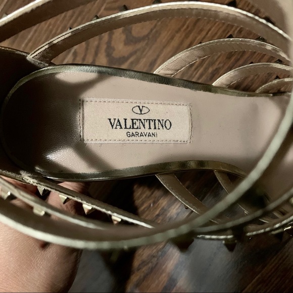 Valentino Garavani Gold Lovestud Sandals - Picture 10 of 12